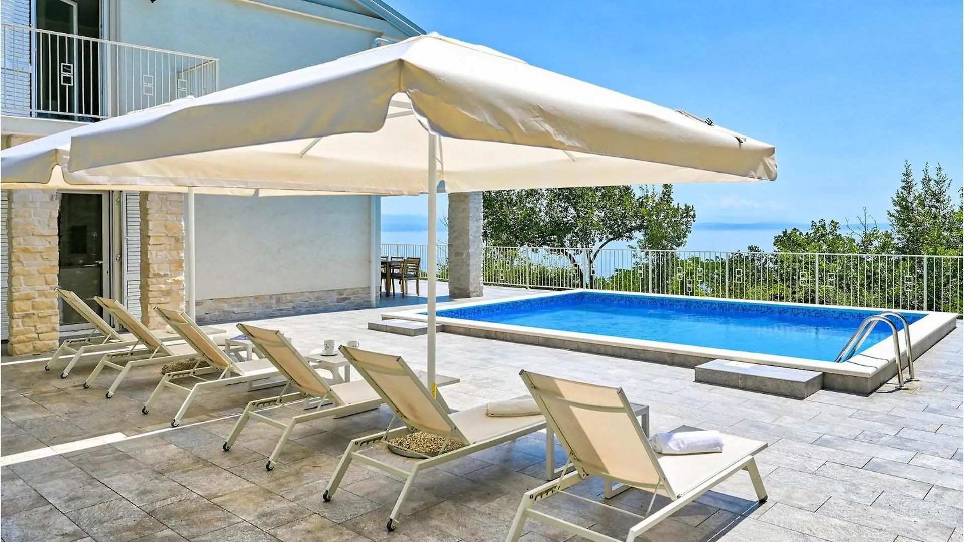 Villa Carmen Opatija 0*,